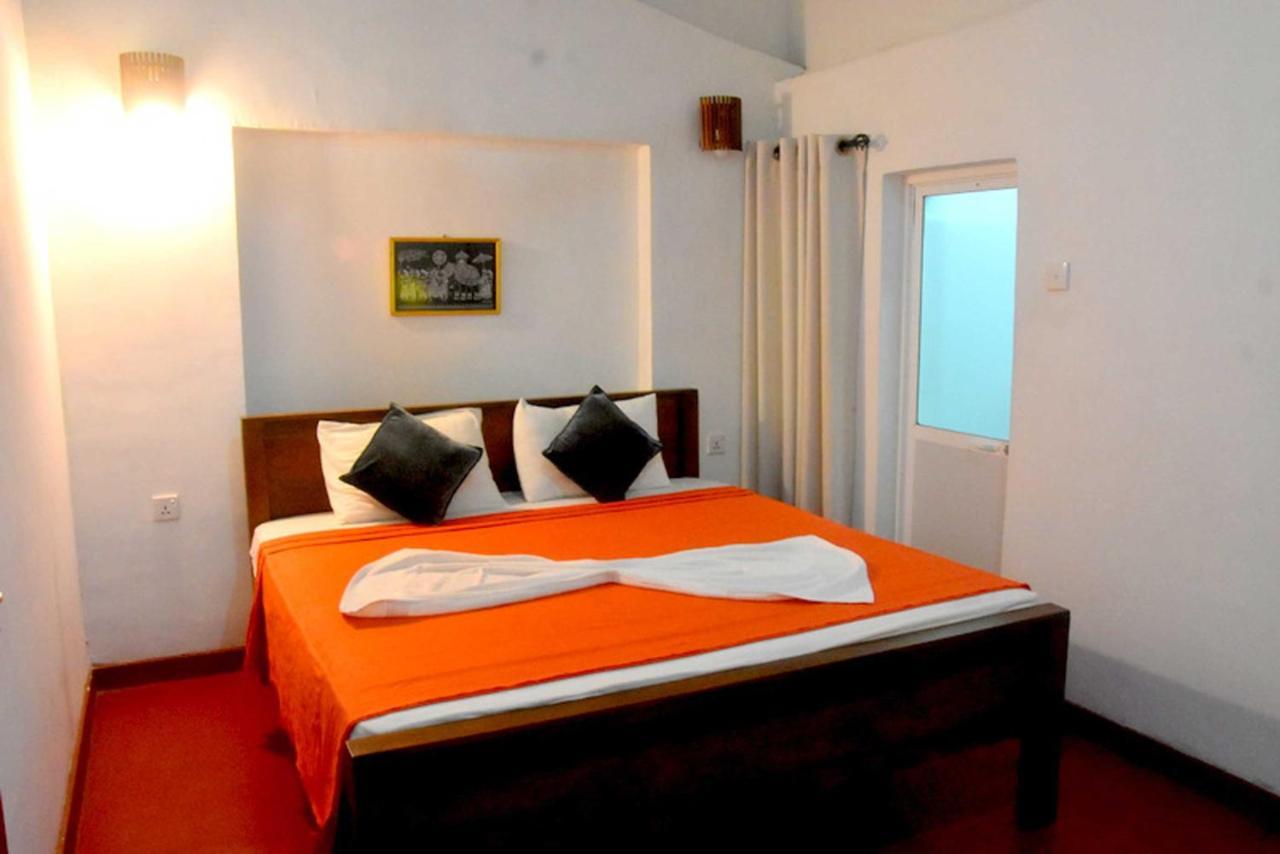 Hotel H2O Gampola Exterior photo