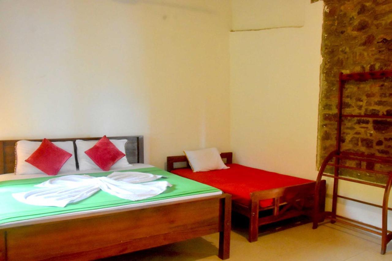Hotel H2O Gampola Exterior photo